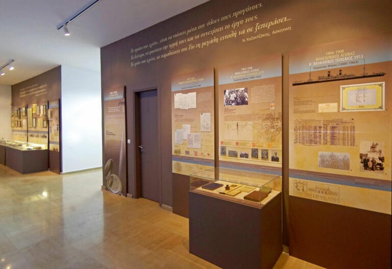 ekthesi-polemiko-mouseio-fika